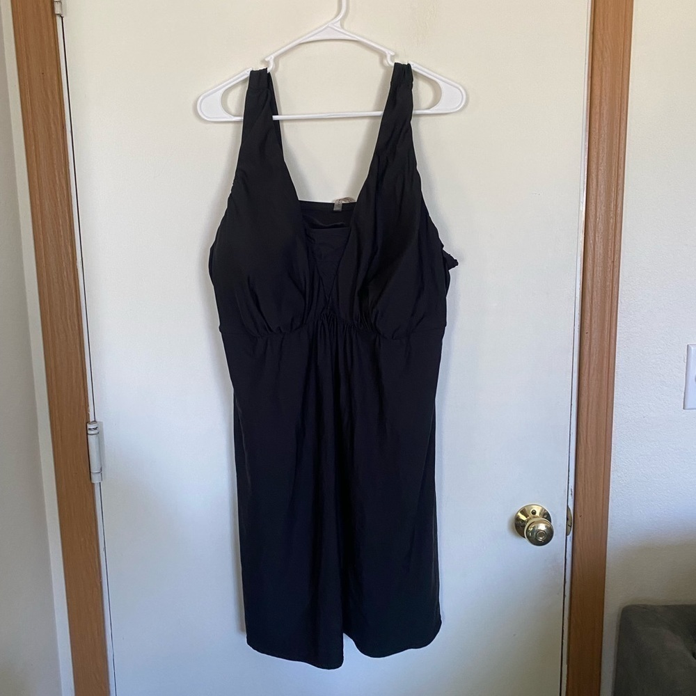 Lands End 24W black swim top only
